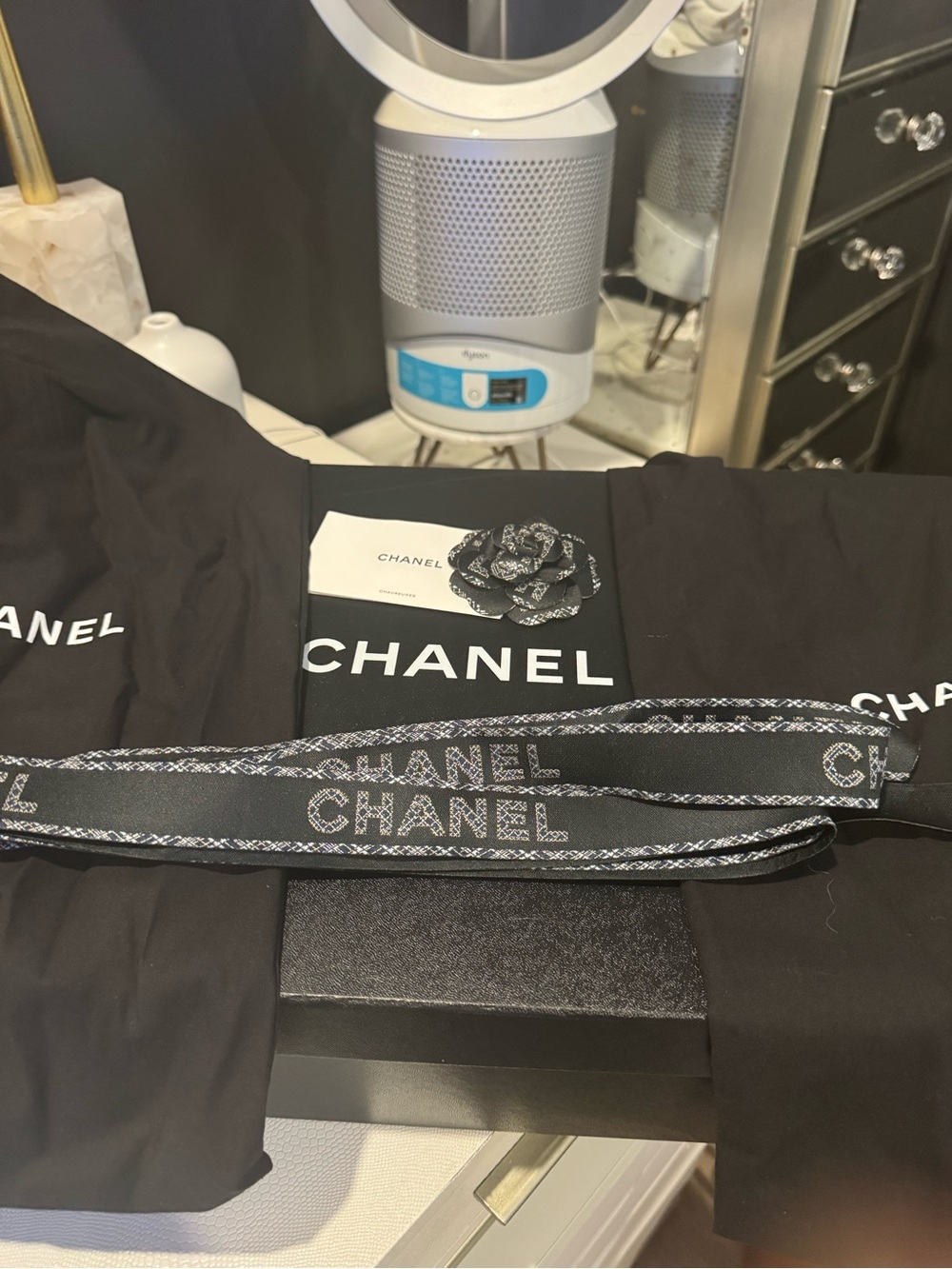 Designer Chanel Black Quilted Knee-High Boots with Gold Chain Detail - Picture 10 of 10